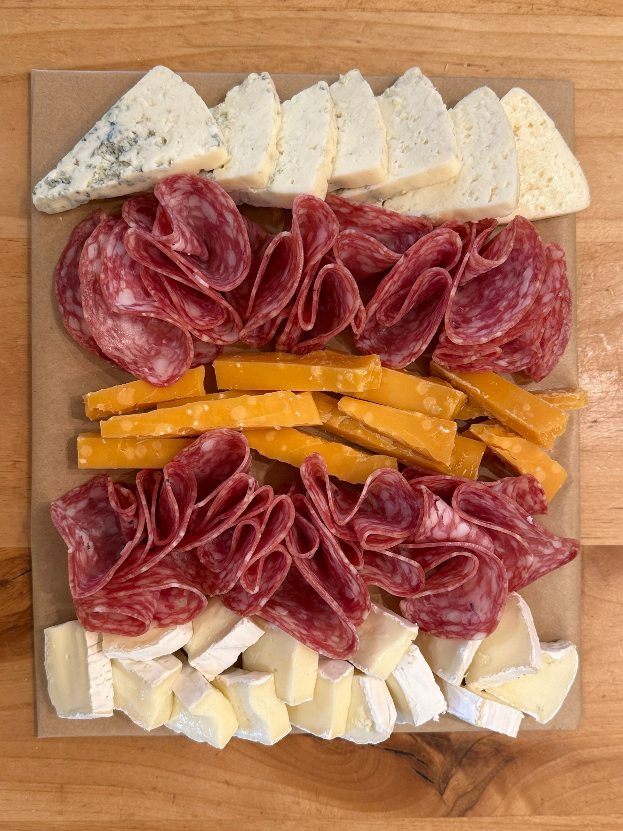 ARTISAN CHEESE & CHARCUTERIE BOARD