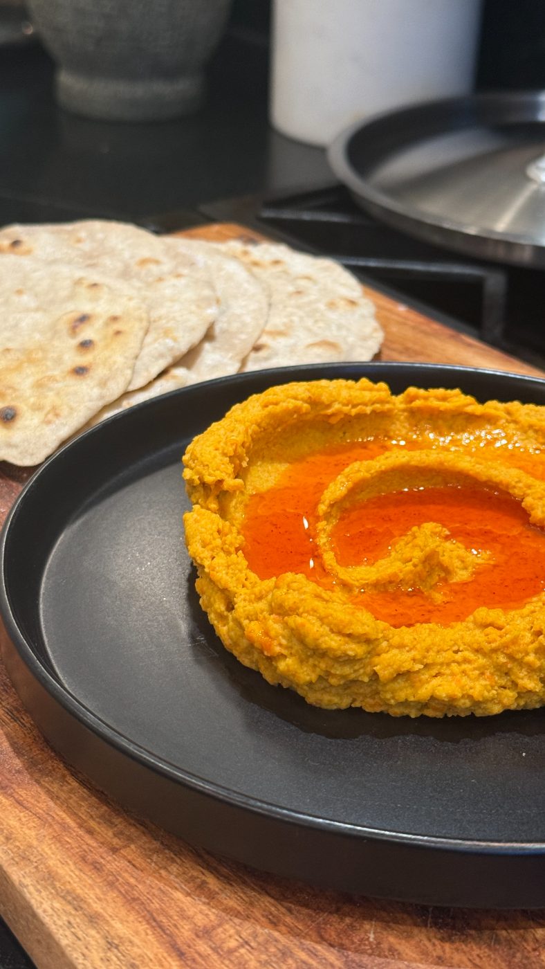 Carrot hummus with flatbread